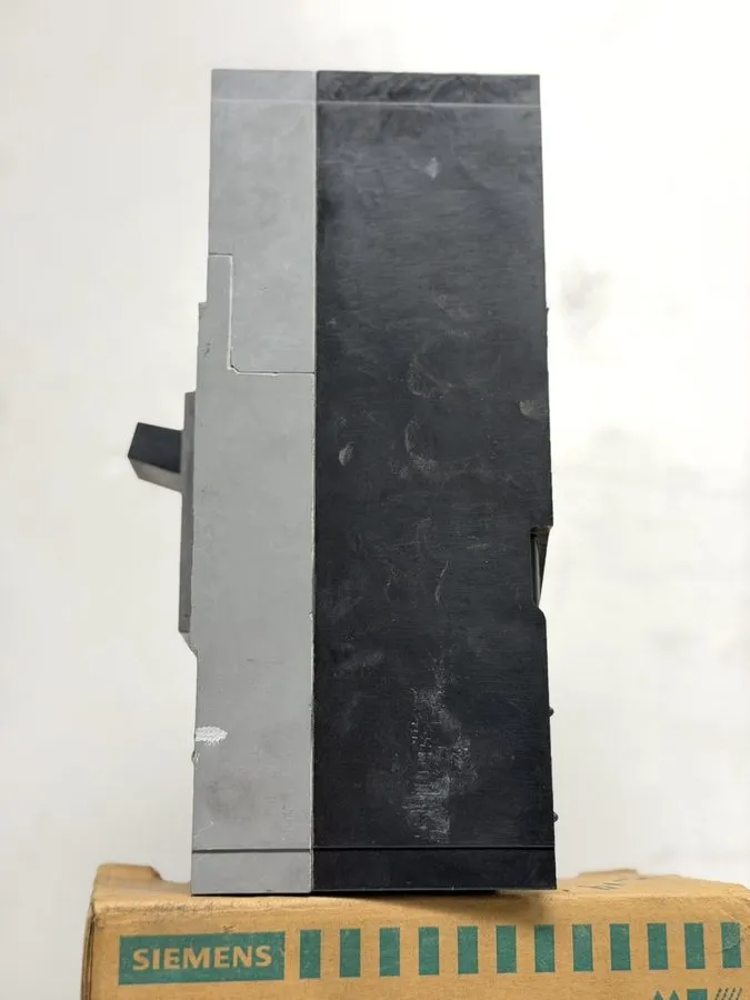 Автоматический выключатель Sentron Series Siemens FXD63B150 150 Amp 600Vac 3 Pol — фото лота 2