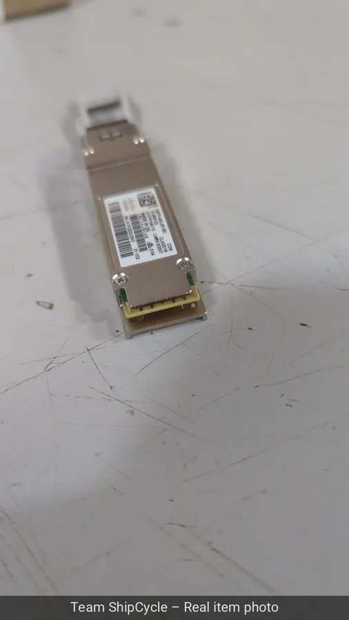 Трансивер U88033 Cisco QSFP40GSRBD 40GBBASE QSFP Trans WHologram S42 G2U