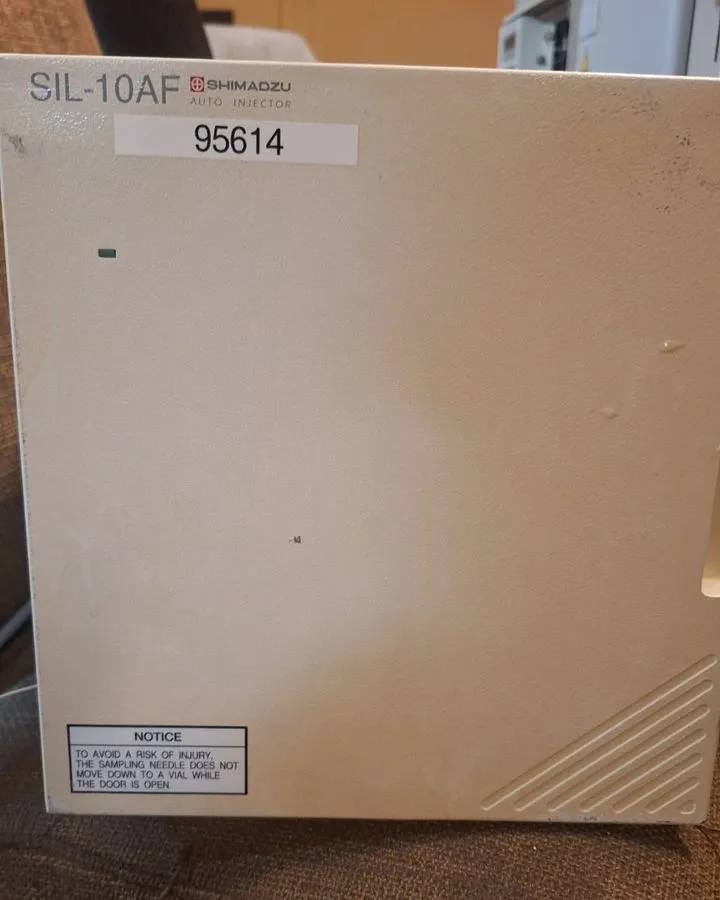 Хроматограф Shimadzu SIL-10AF HPLC Autosampler Excellent