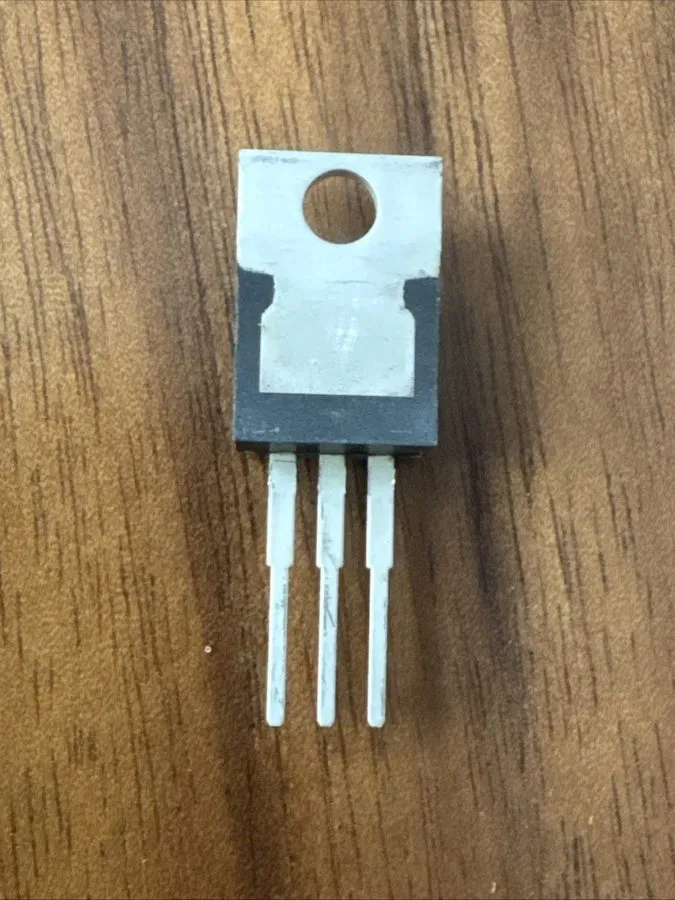 Микросхема TEXAS INSTRUMENTS UA7905CKCS IC REG LINEAR -5V 1.5A TO220-3 — фото лота 2