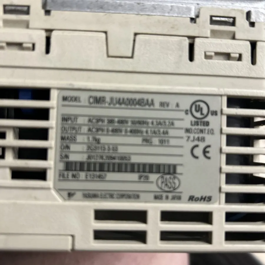 Частотный преобразователь Yaskawa CIMR-JU4A0004BAA Inverter J1000 Drive 3PH 400V — фото лота 1