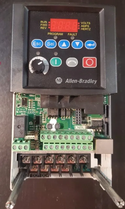 Частотный преобразователь ALLEN BRADLEY AC DRIVE POWERFLEX-40 22B-D6P0N104 2.2KW — фото лота 3