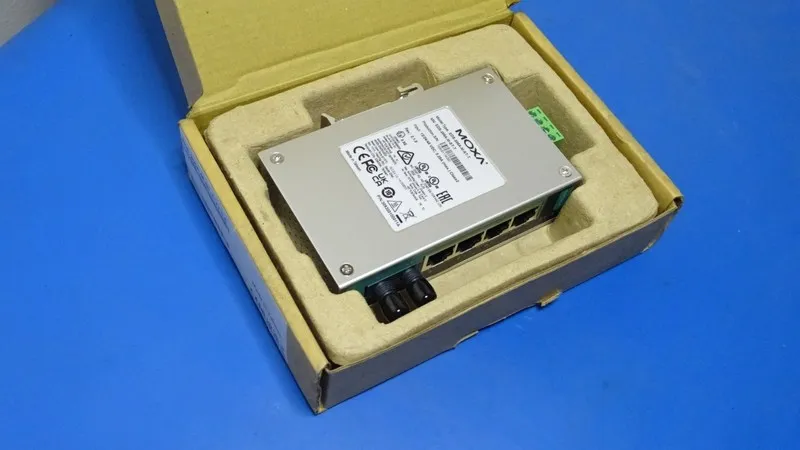 IIoT-устройство ones MOXA Industrial Ethernet Switch EDS-205A-M-ST-T