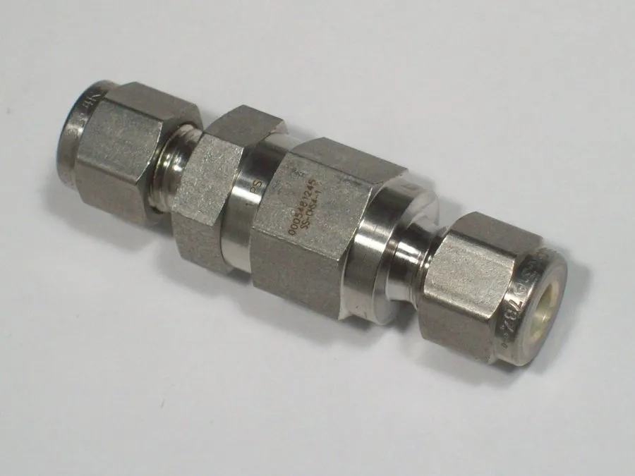 Клапан Swagelok SS-CHS4-1 1/4 Tube 316 Stainless 6000 Psi Poppet Check Valve