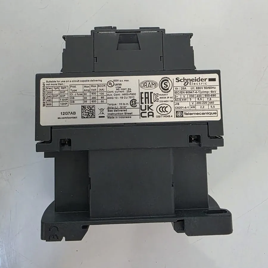 Контактор Schneider Electric TeSys D LC1D12 IEC Contactor 12A AC 110-120V Coil 3