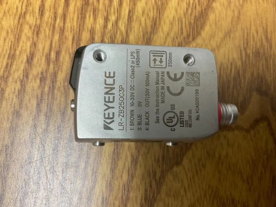 Датчик Keyence LR-ZB250C3P Sensor w/ M8 Connector Sn 250mm