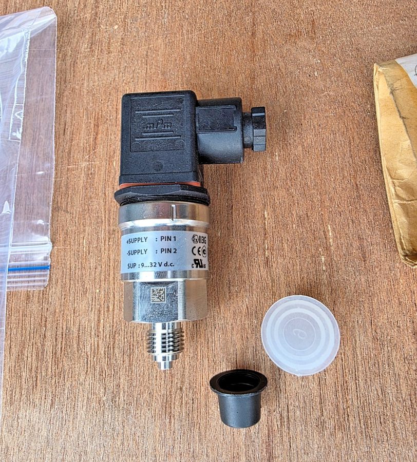 Датчик давления Danfoss 060G1103 MBS 3000 Pressure transmitter 0-16 bar, 4-20mA  — фото лота 2