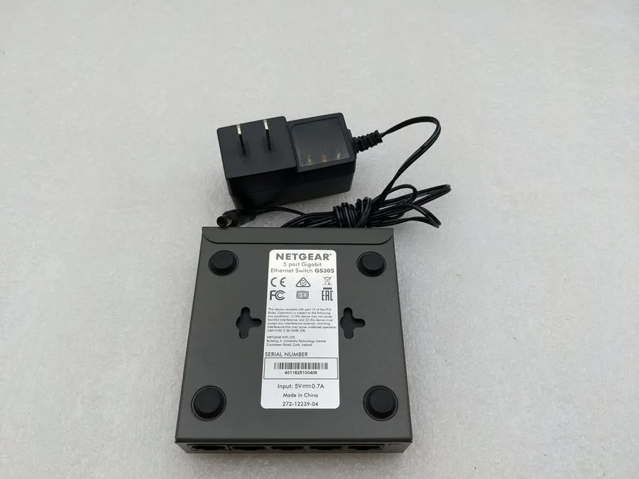Коммутатор NETGEAR 5-Port Gigabit Ethernet Switch Desktop or Wallmount (GS305)