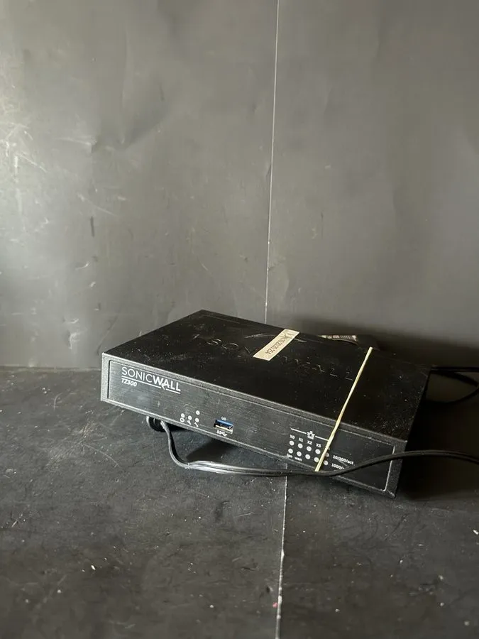 Межсетевой экран SonicWall TZ300 5-Port Network Security Firewall Appliance APL2