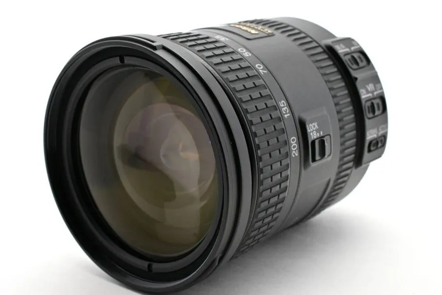 Объектив Nikon AF-S DX NIKKOR 18-140mm f / 3.5-5.6G ED VR AFSDXVR18-140G