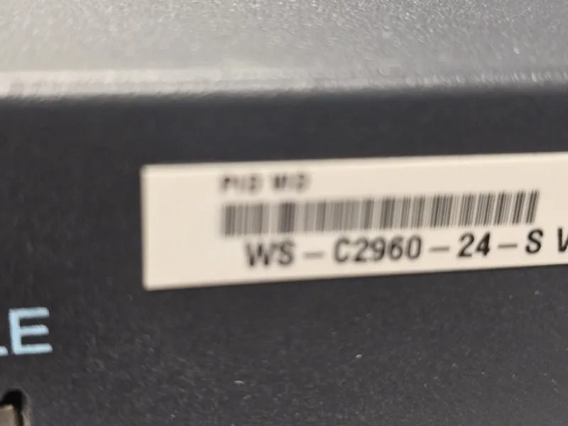 Коммутатор Cisco Catalyst 2960 C Series PoE Switch 20 Port 2 SFP — фото лота 2