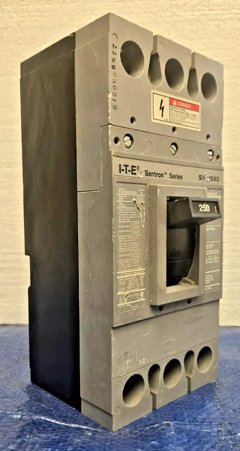 Автоматический выключатель SIEMENS SENTRON CIRCUIT BREAKER FXD63S250A 250 AMP 3-