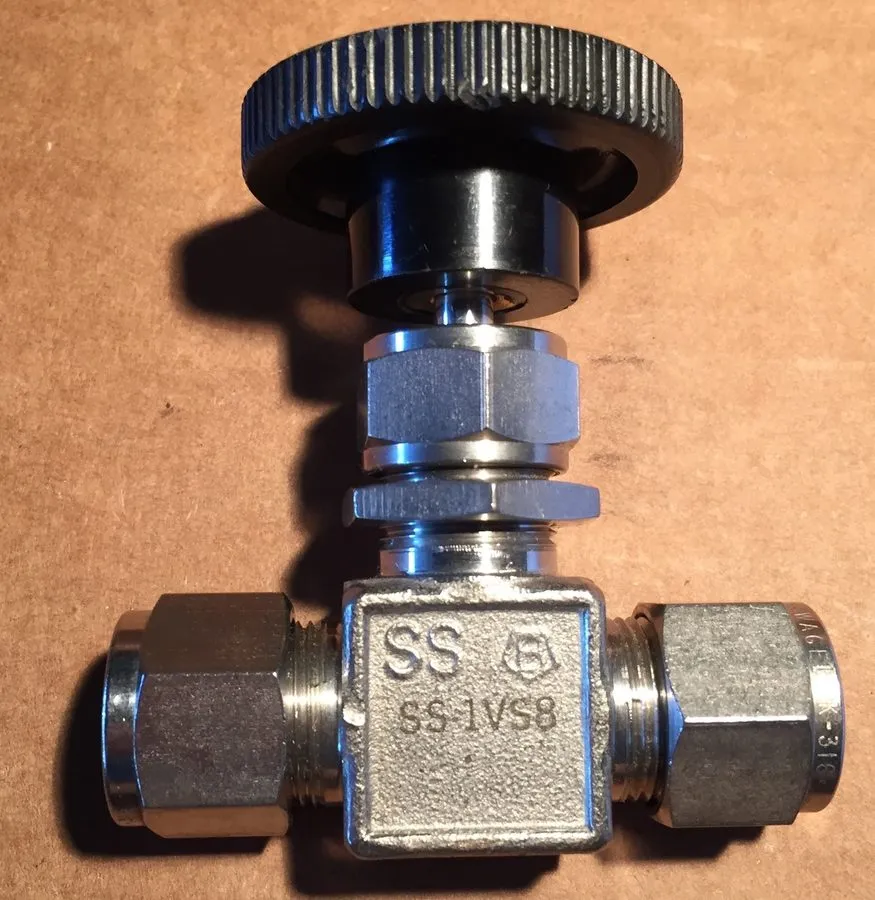 Клапан Swagelok 1/2" Integral Bonnet Needle Valve Vee Stem (SS-1VS8)