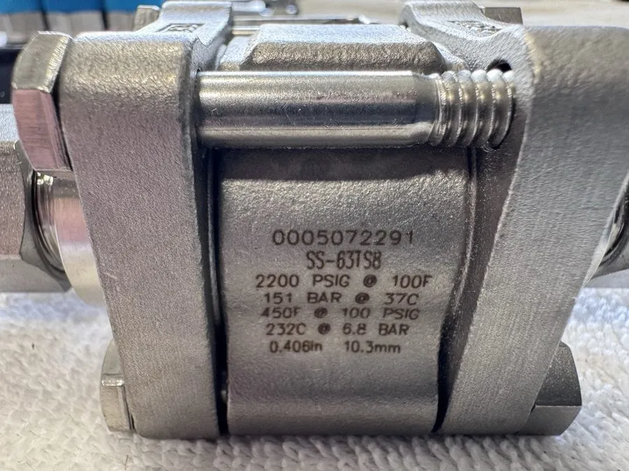 Клапан SWAGELOK SS-63TS8 Stainless Steel 3-Piece 60 Series Ball Valve