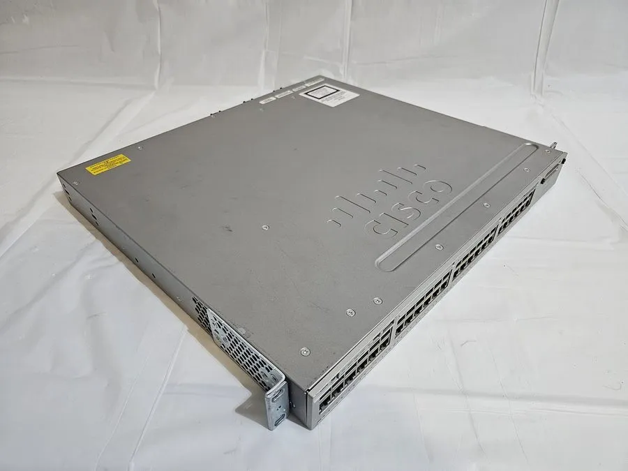 Коммутатор Cisco WS-C3850-48P L V06 48-Port GigE PoE Switch with C3850-NMN-2-10G