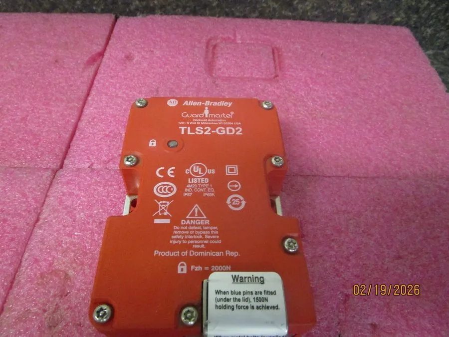 Реле безопасности Allen Bradley TLS2-GD2 Guardmaster Safety Switch 440G-T27177 /