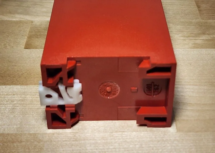 Реле безопасности Allen Bradley 440R-E23030 24V AC/DC Minotaur MSR8T Safety Rela — фото лота 2