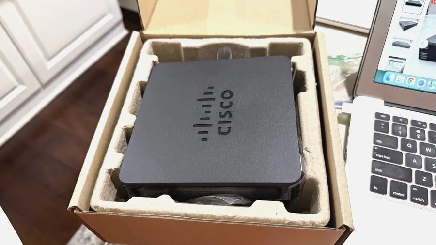 Маршрутизатор Cisco RV340 1000Mbps Dual WAN Gigabit VPN Router (RV340-K9-NA) — фото лота 1