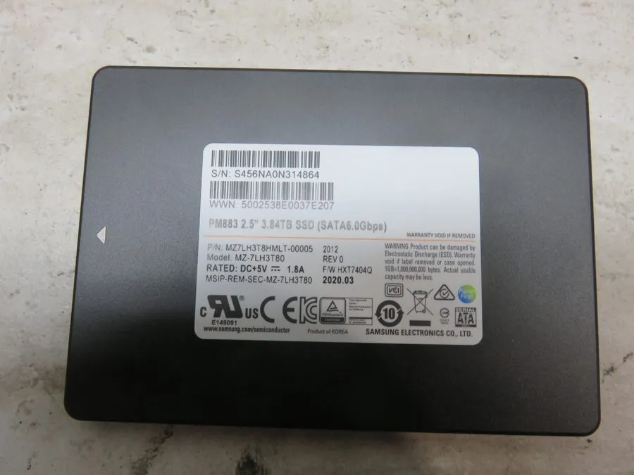 SSD-накопитель MZ-7LH3T80 Samsung PM883 Series 3.84TB 2.5" SATA 6Gb/s SSD MZ7LH3