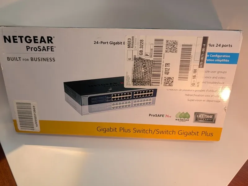 Коммутатор NetGear ProSafe Plus (JGS524E-100NAS) 24-Ports Rack-mountable Etherne