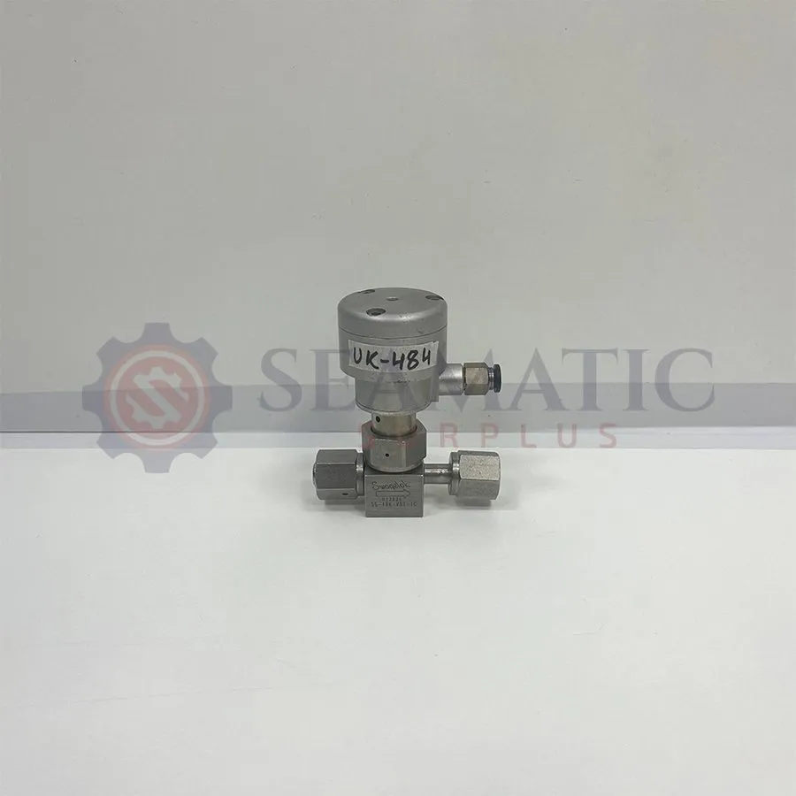 Клапан Swagelok Bellows Sealed Valve SS-4BK-V51-1C, 1/4" Female VCR