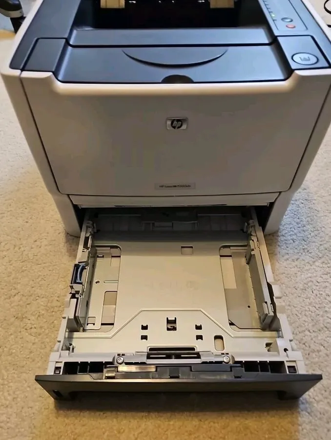 Лазерный принтер HP LaserJet P2015DN Workgroup Laser Printer Duplex 49,857 Pages — фото лота 2