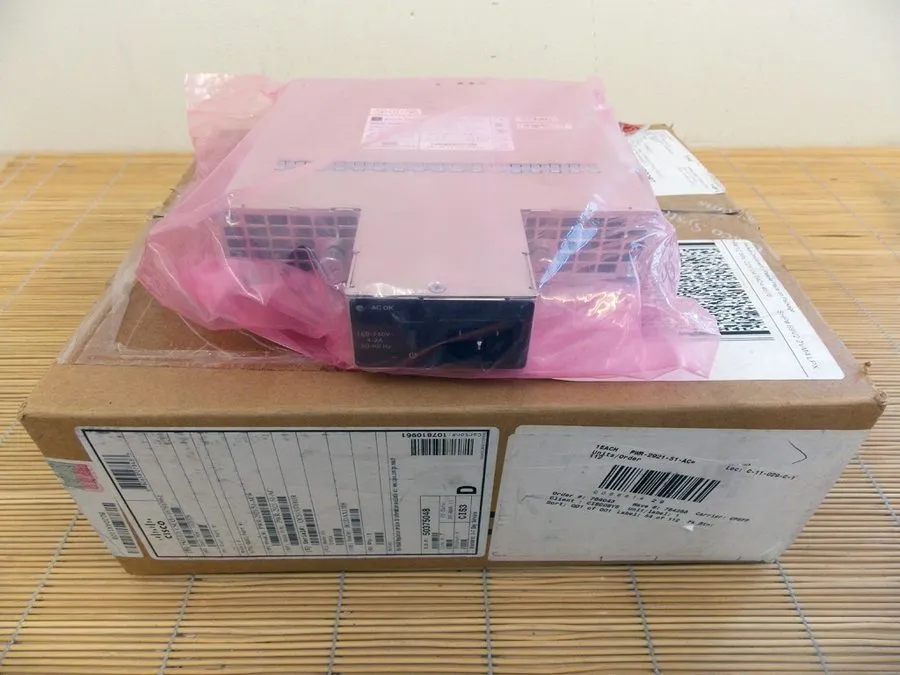 Блок питания Cisco PWR-2921-51-AC AC Power Supply
