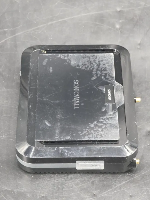 Межсетевой экран SonicWall SOHO 250 W APL41-0BA Wireless Network Security Firewa — фото лота 3
