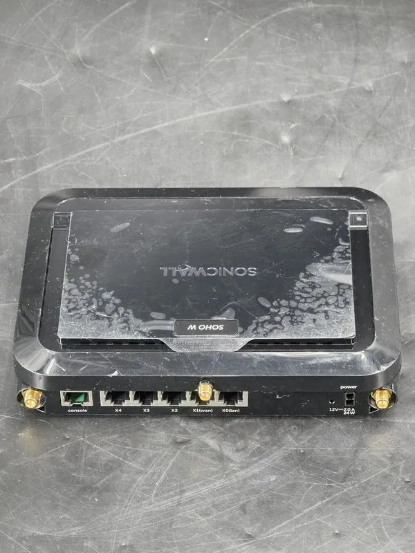 Межсетевой экран SonicWall SOHO 250 W APL41-0BA Wireless Network Security Firewa — фото лота 4