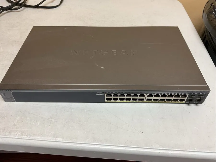 Коммутатор NETGEAR GS728TP Pro 24 Port Gigabit Smart PoE+ Switch 190W 4x SFP GS7