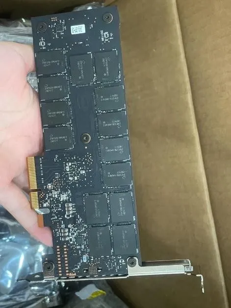 SSD-накопитель Intel Optane DC P4800X Series 750GB PCIe NVMe Solid State Drive S — фото лота 2