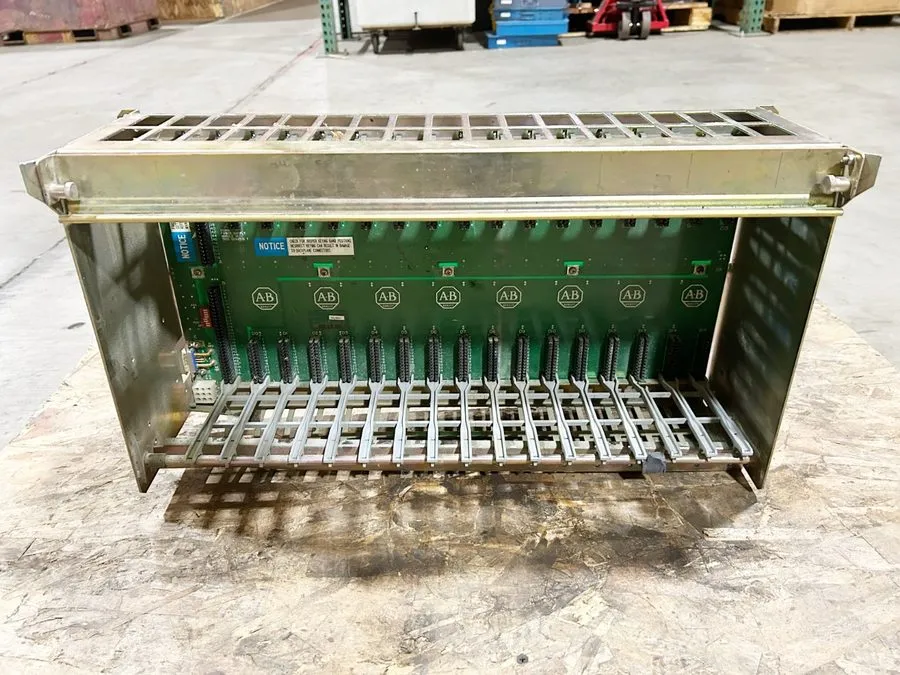 ПЛК Allen Bradley 1771-A4B PLC Rack Chassis 16 Slot 24A 5.25VDC