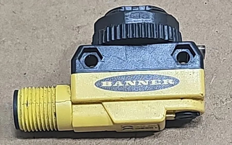 Фотоэлектрический датчик BANNER QS18VP6LDQ8 Photoelectric Sensor 10-30VDC