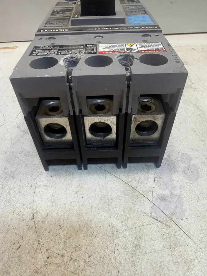 Автоматический выключатель Siemens Sentron FXD63B250 Ser FXD6-A 250 Amp 600 VAC  — фото лота 3