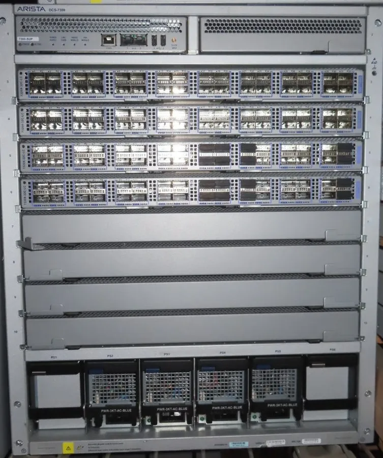 Коммутатор Arista 1x DCS-7308 1x 7300-SUP 4x 7320X-32C-LC 4x PWR-3KT-AC-BLUE