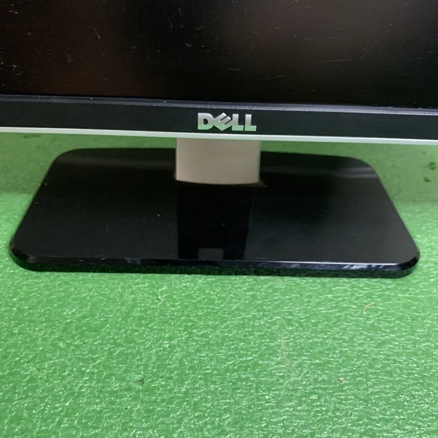 Монитор DELL ULTRASHARP 2208WFPt 22" LCD Monitor w/4-Port USB Hub DVI VGA — фото лота 1
