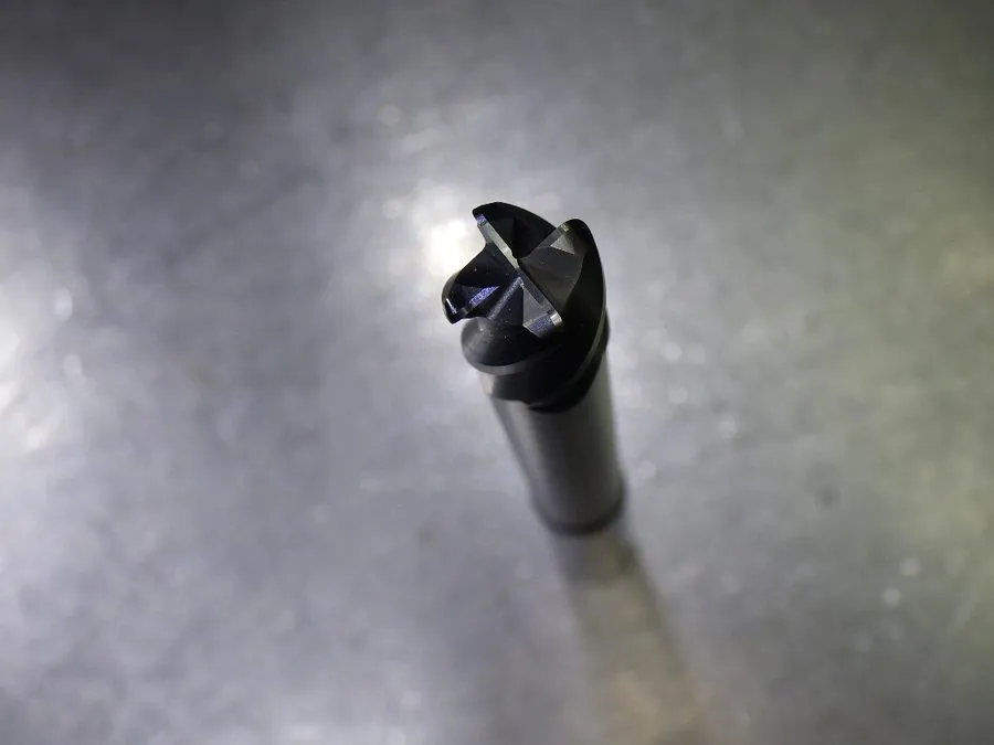 Режущий инструмент YG-1 1/2" 4 Flute Carbide CR Endmill 1/2" Shank 2mm R GM99932 — фото лота 2