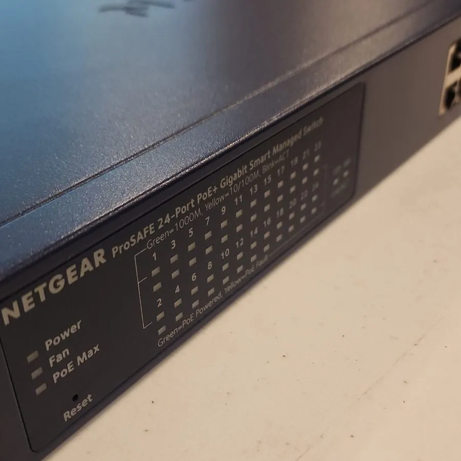 Коммутатор NETGEAR Prosafe GS724TP v2 24 Port Gigabit Managed Switch with PoE