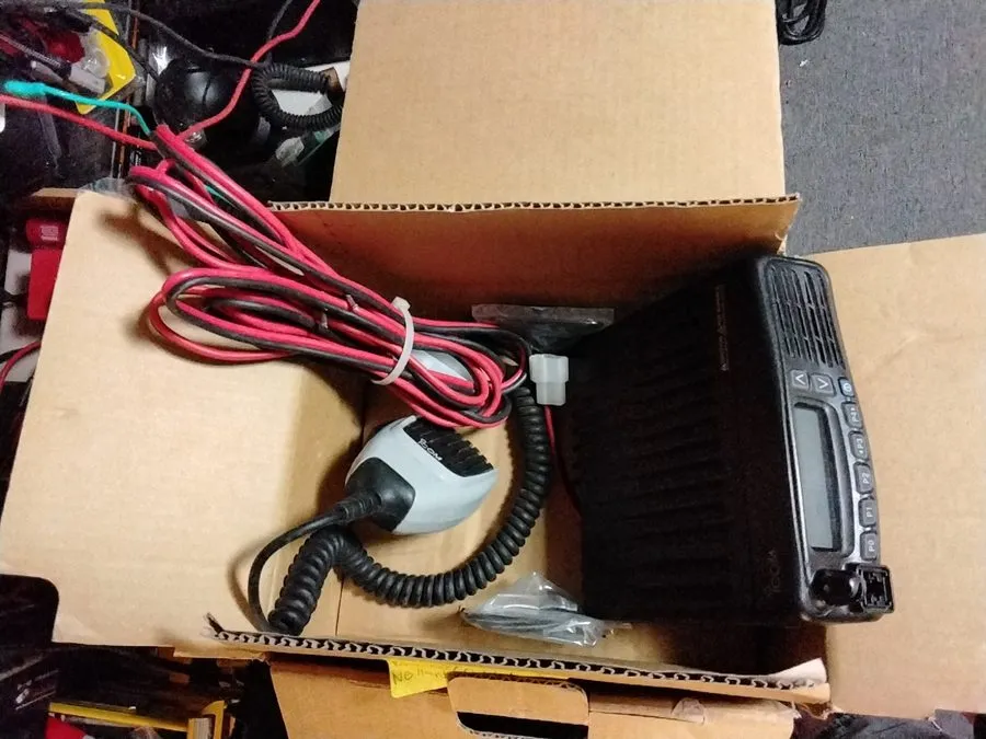 Операторское оборудование ICOM IC F5061D VHF 50 Watt Mobile ANALOG AND NXDN VG L — фото лота 1