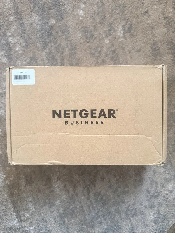 Коммутатор Netgear GS305EPP 5-Port Gigabit Ethernet 120W PoE+ Plus Switch 30W pe
