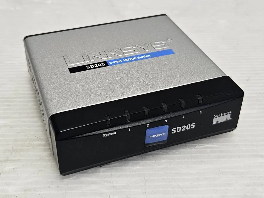 Коммутатор Linksys SD205 5-Port 10/100 Desktop Ethernet Switch Cisco Systems Ver