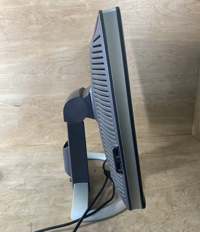 Монитор Dell UltraSharp 1905FP 19" LCD Monitor 1280x1024 DVI-D VGA Black/Silver