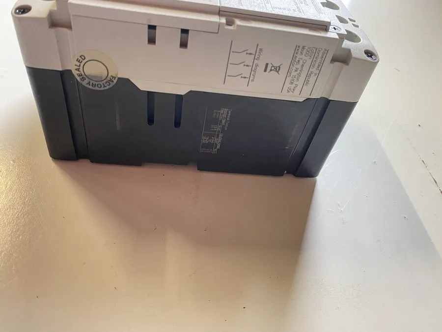 Автоматический выключатель Eaton PDG23M0020TFFL Bolt-On Circuit Breaker 20A 3P 4