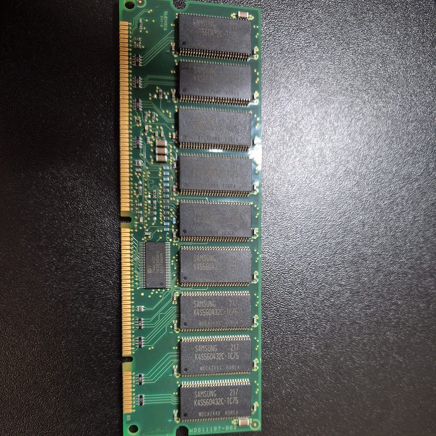 Комплектующее сервера SAMSUNG M390S3320CT1-C7A KOREA 0122 PC133R-333-542-B2 1GB — фото лота 3