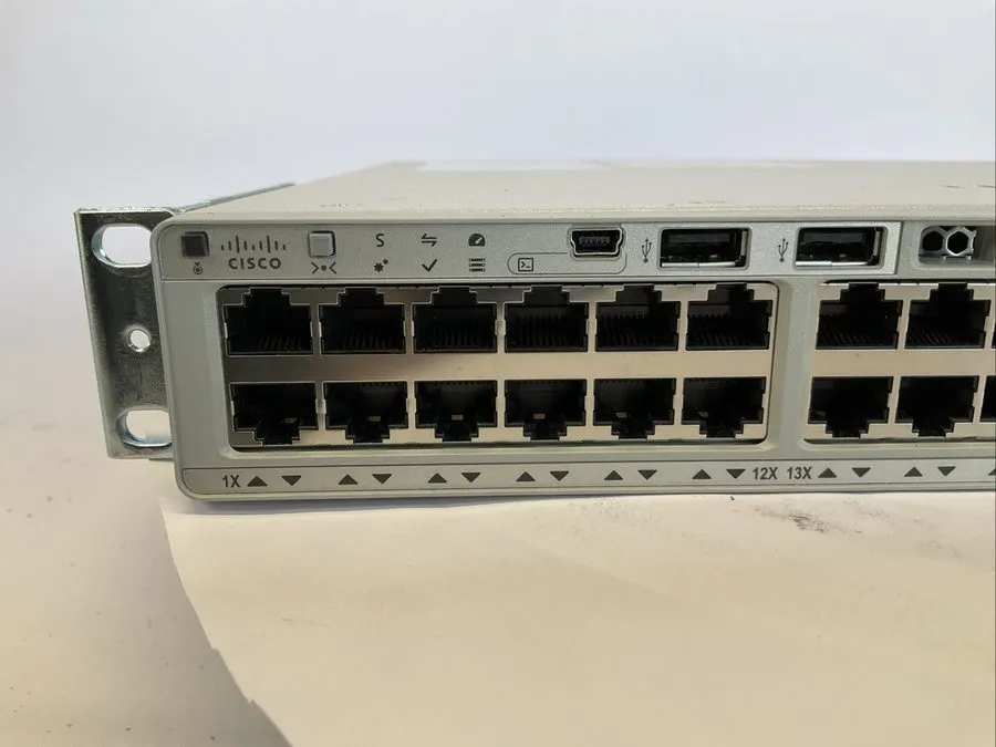 Коммутатор Cisco C9200-48T-A 48 Ports Data Network Advantage Switch
