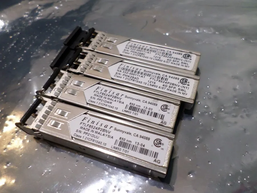 Трансивер Finisar FTLF8524P2BNV SFP SX 4GB 850nm 500m LC MMF Transceiver