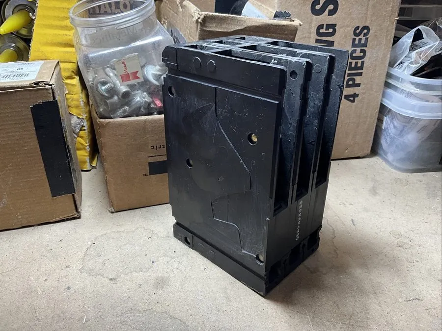 Автоматический выключатель Siemens ED63B035 35A Sentron Circuit Breaker Type ED6