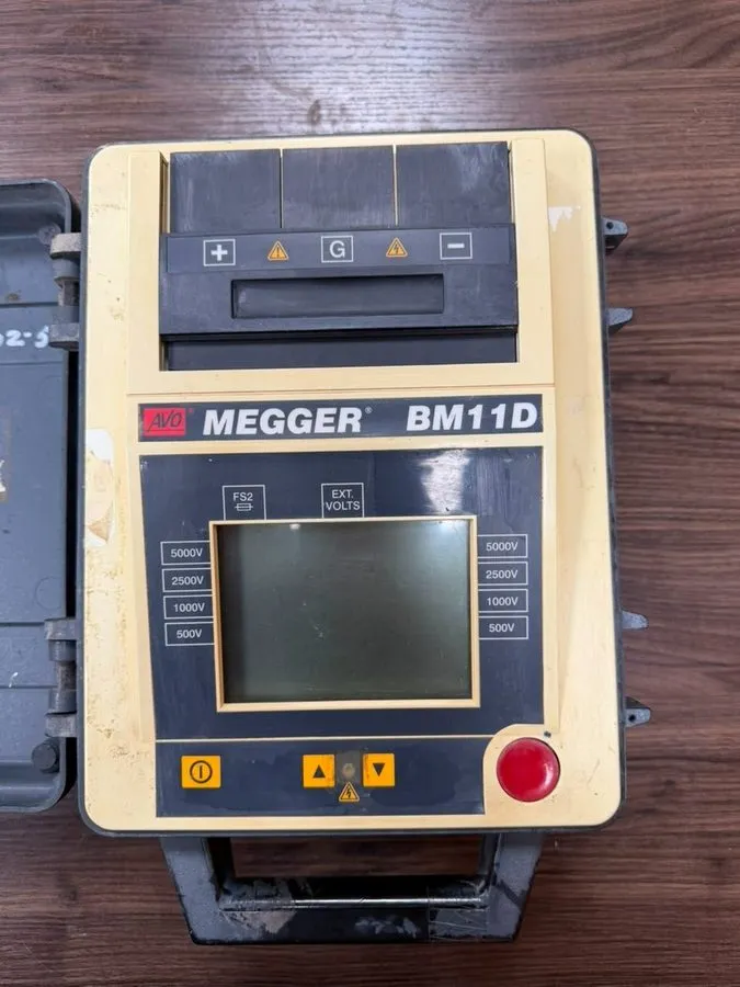 Тестер AVO Megger BM11D Insulation Resistance Tester Megohmmeter