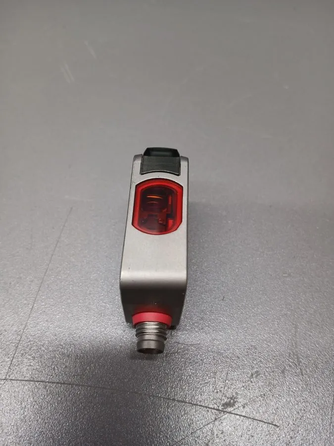 Датчик KEYENCE LR-ZB250CP LASER SENSOR 10-30VDC