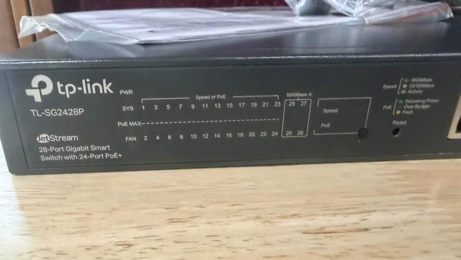 Коммутатор TP-Link TL-SG2428P Omada JetStream 28-Port Gigabit Switch 24 PoE+ 250 — фото лота 1